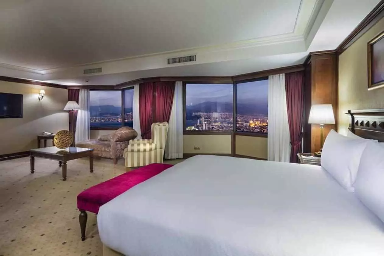 hilton_shabaviz (28).jpg